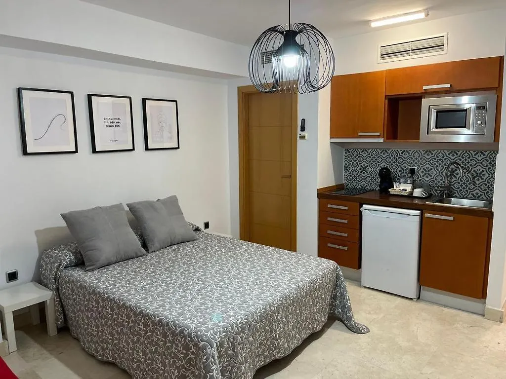Illescas Apartamento 埃斯特波纳 0*,  西班牙